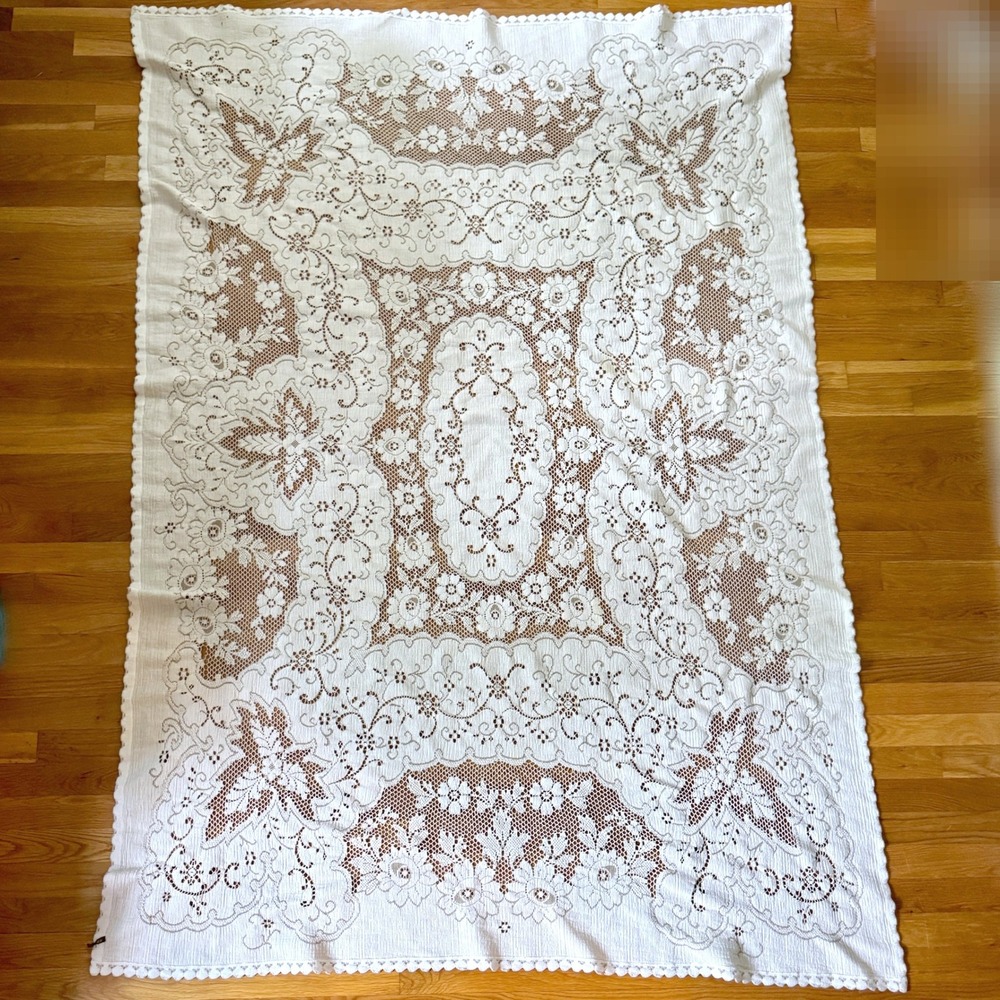 Vintage Heavy Cotton Lace Cutwork Tablecloth 59x87 Ecru Scalloped Rectangular